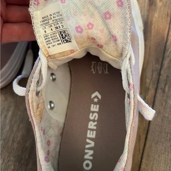 Like new Converse All Stars - Picture 6 of 7